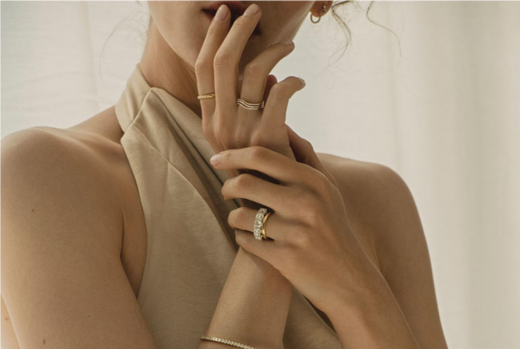 Masterful Jewelry Styling Formulas to Transform Your Going-Out Outfits